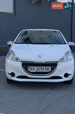 Хэтчбек Peugeot 208 2013 в 
