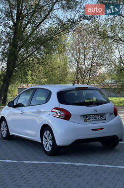 Хэтчбек Peugeot 208 2013 в 