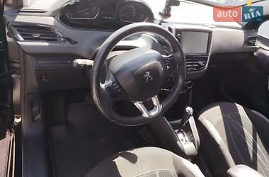 Хэтчбек Peugeot 208 2014 в 