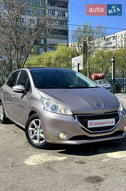 Хетчбек Peugeot 208 2014 в Сумах
