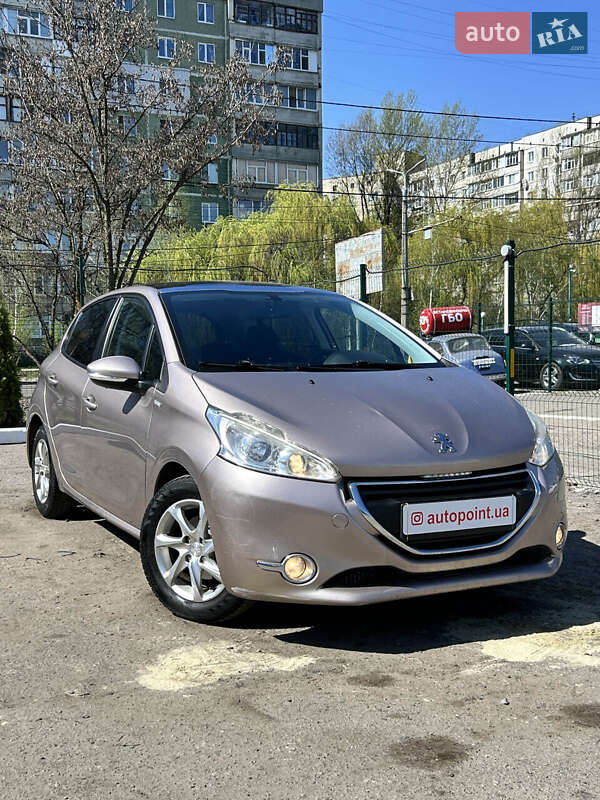 Peugeot 208 2014
