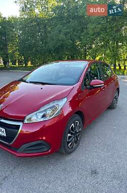 Хэтчбек Peugeot 208 2015 в Ставище