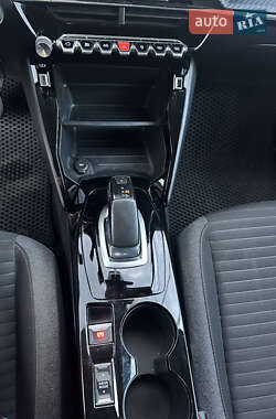 Хетчбек Peugeot 208 2020 в 