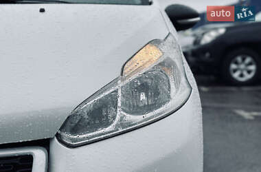 Хэтчбек Peugeot 208 2014 в 