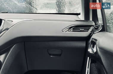 Хэтчбек Peugeot 208 2014 в 