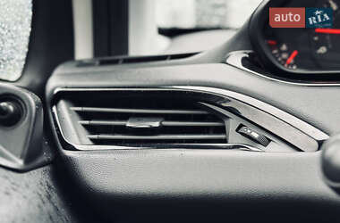 Хэтчбек Peugeot 208 2014 в 