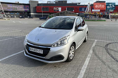 Хэтчбек Peugeot 208 2017 в Киеве