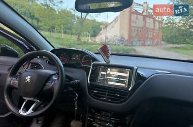 Хетчбек Peugeot 208 2013 в 