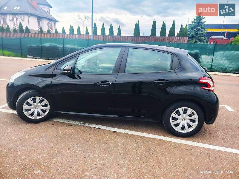 Хетчбек Peugeot 208 2013 в Львові