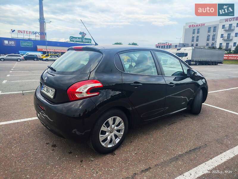 Хетчбек Peugeot 208 2013 в Львові