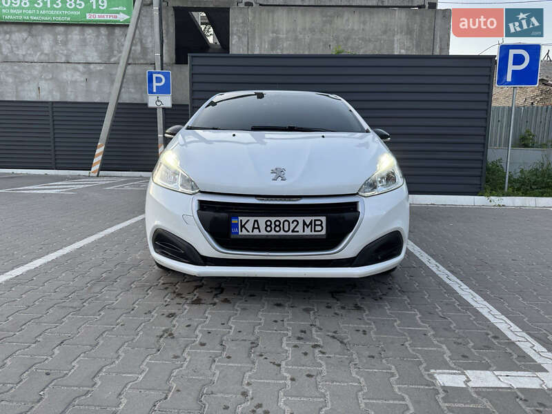 Peugeot 208 2016