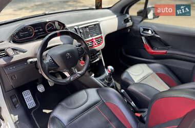 Хетчбек Peugeot 208 2013 в 