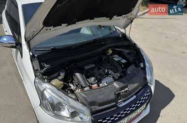Хетчбек Peugeot 208 2013 в 