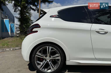 Хетчбек Peugeot 208 2013 в 