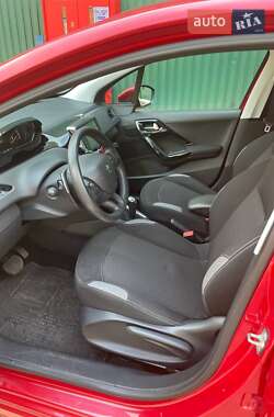 Хетчбек Peugeot 208 2016 в 
