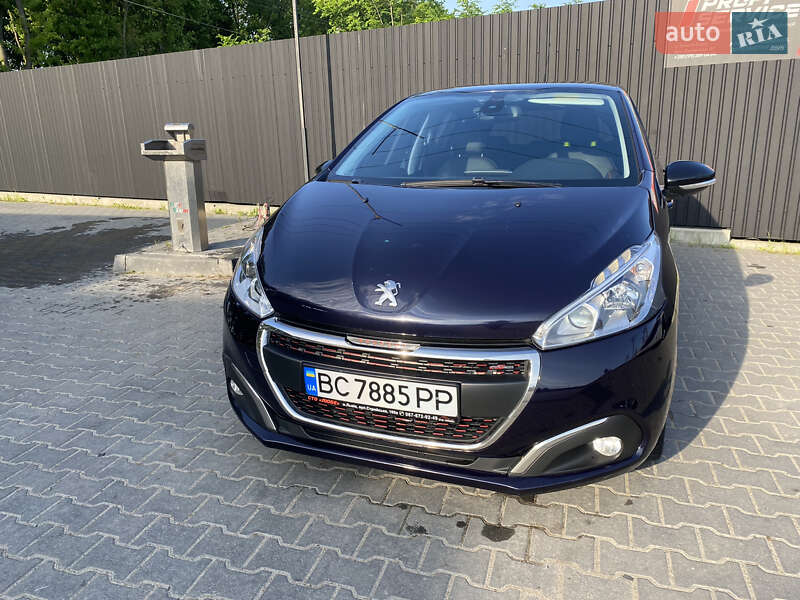 Хетчбек Peugeot 208 2016 в Львові