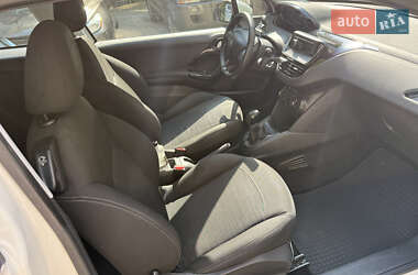 Хэтчбек Peugeot 208 2016 в 
