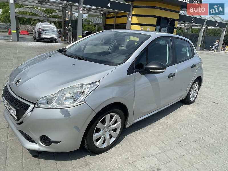 Хетчбек Peugeot 208 2014 в Львові