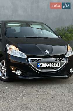 Хэтчбек Peugeot 208 2013 в 