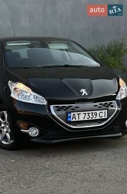 Хэтчбек Peugeot 208 2013 в 