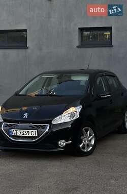 Хэтчбек Peugeot 208 2013 в 