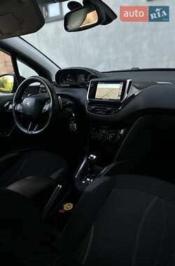 Хэтчбек Peugeot 208 2013 в 