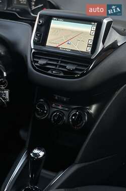 Хэтчбек Peugeot 208 2013 в 