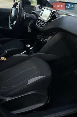 Хэтчбек Peugeot 208 2013 в 