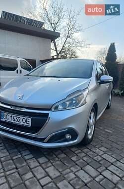 Хетчбек Peugeot 208 2015 в 