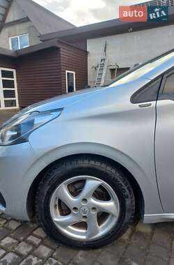 Хетчбек Peugeot 208 2015 в 