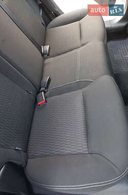 Хетчбек Peugeot 208 2015 в 