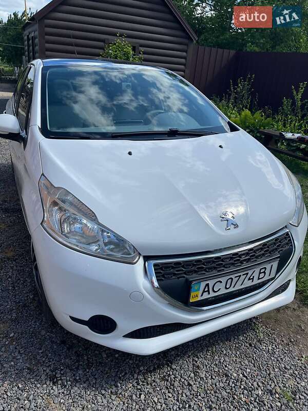 Хетчбек Peugeot 208 2013 в Луцьку