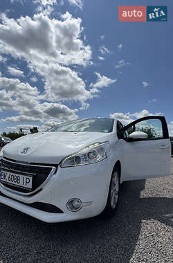 Хетчбек Peugeot 208 2013 в Рівному