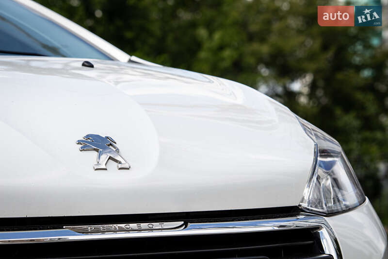 Хэтчбек Peugeot 208 2018 в Львове фото 6 Хэтчбек Peugeot 208 2018 в Львове