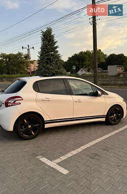 Хэтчбек Peugeot 208 2013 в Виннице