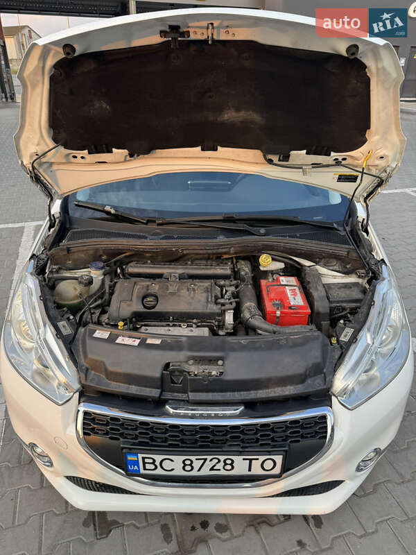 Хэтчбек Peugeot 208 2013 в Виннице