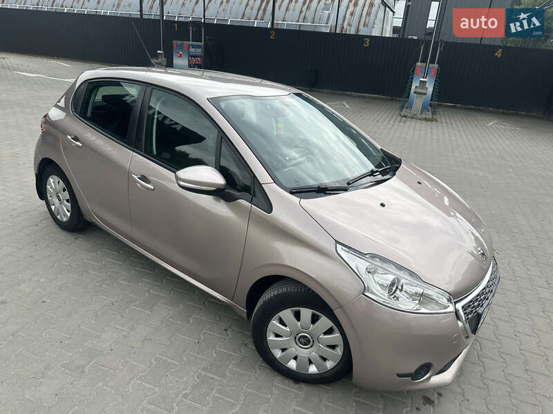 Peugeot 208 2013