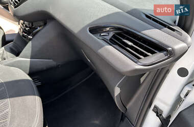 Хэтчбек Peugeot 208 2013 в 