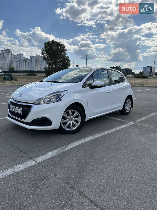 Хэтчбек Peugeot 208 2017 в Киеве