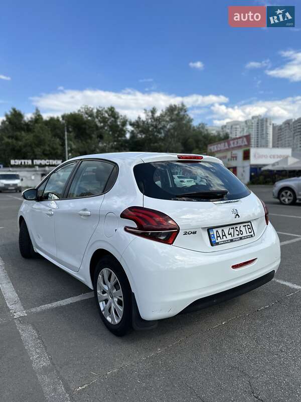Хэтчбек Peugeot 208 2017 в Киеве