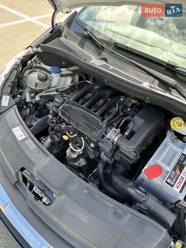 Хэтчбек Peugeot 208 2017 в Киеве