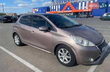 Хэтчбек Peugeot 208 2013 в Виннице