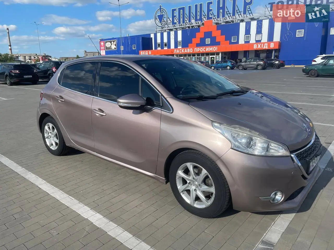 2012 Peugeot 208 - мініатюра 13