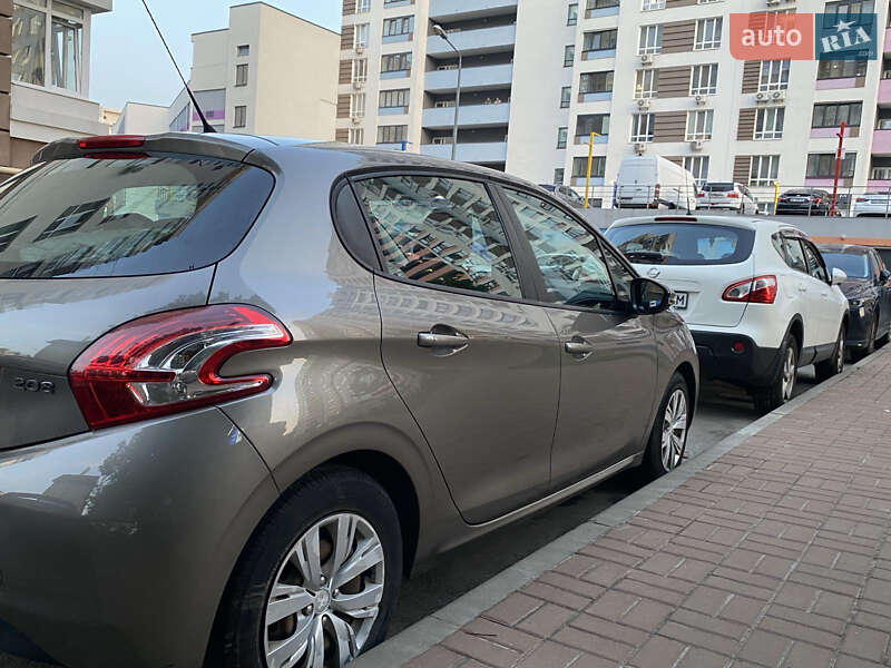 Хэтчбек Peugeot 208 2013 в Киеве