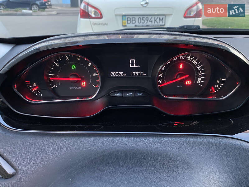 Хэтчбек Peugeot 208 2013 в Киеве