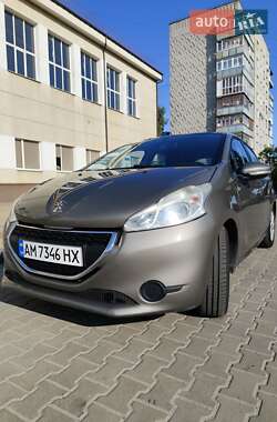 Хетчбек Peugeot 208 2013 в Звягелі