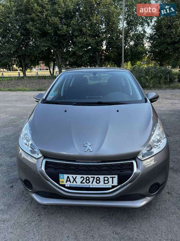 Хетчбек Peugeot 208 2013 в Полтаві