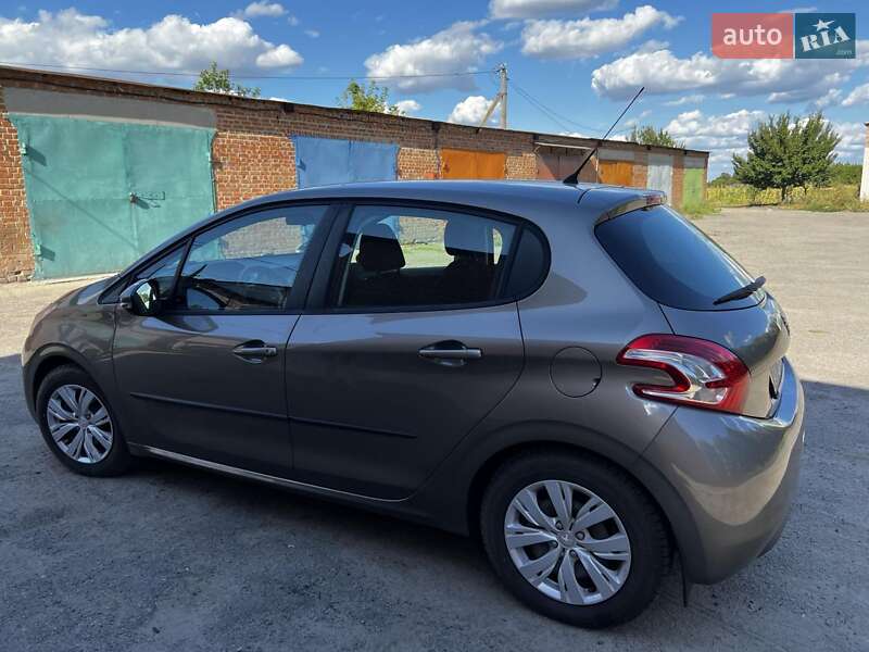 Хетчбек Peugeot 208 2013 в Полтаві