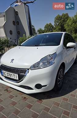 Хетчбек Peugeot 208 2014 в Запоріжжі