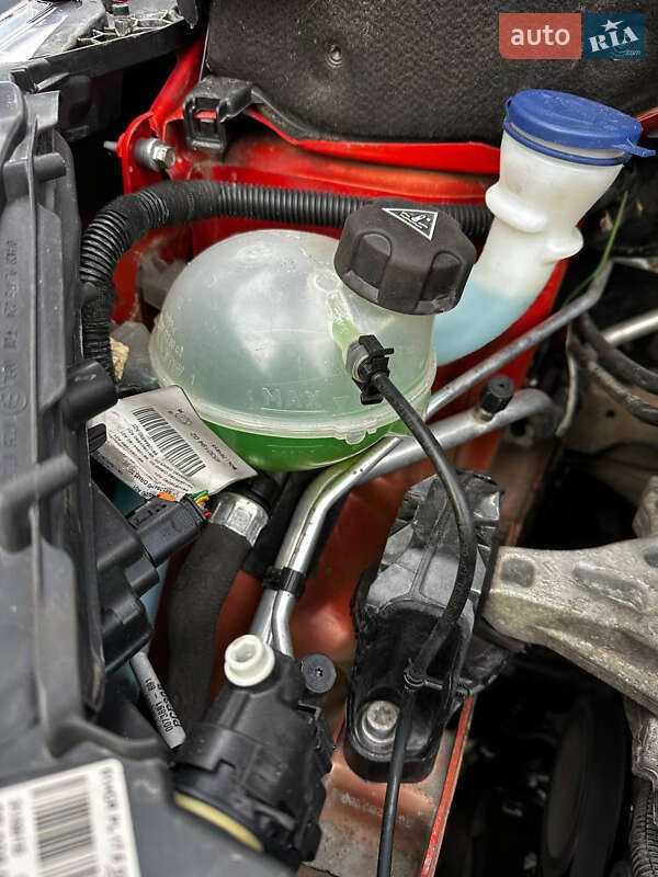 Хетчбек Peugeot 208 2015 в Львові